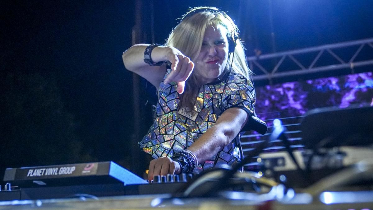 Cañeteando 2026 - DJ Anuschka y DJ Brochas