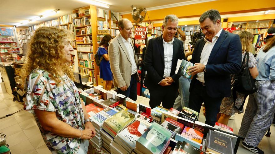 Los parches de la Xunta para no recuperar la gratuidad de los libros de texto que eliminó Feijóo