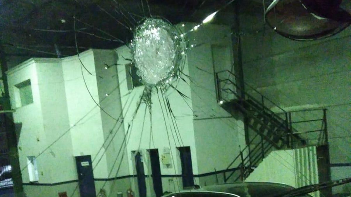 Un camión con productos farmacéuticos fue apedreado en Mérida en la madrugada del 15 al 16