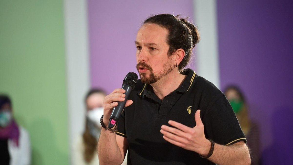 El candidato de Unidas Podemos a las elecciones de Madrid, Pablo Iglesias, relata sus propuestas en materia de vivienda en un acto con varios cargos del espacio político.
