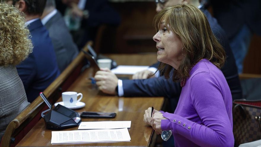 La senadora de Geroa Bai Uxue Barcos durante la comparecencia de Pedro Sánchez ante la comisión de investigación del caso Koldo, este jueves en el Senado.