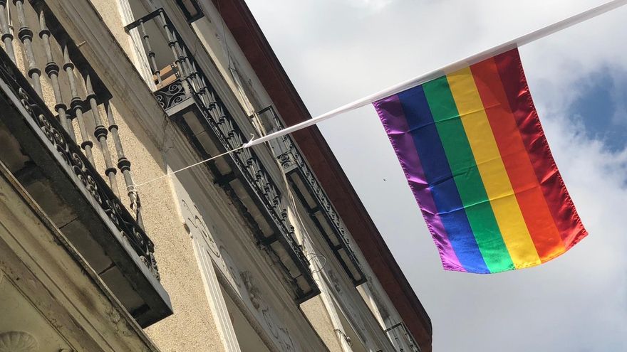 Archivo - Imagen de archivo de la bandera arcoiris.
