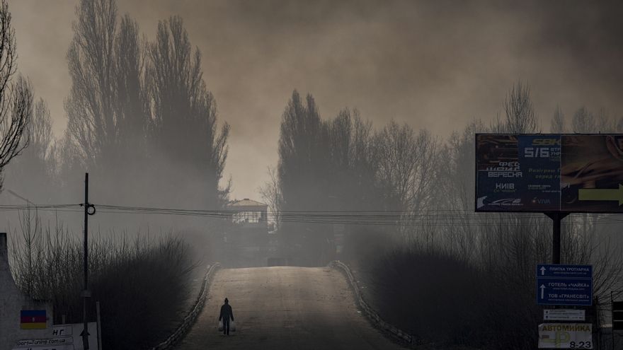 Las claves del día: 300 muertos en el teatro de Mariúpol, contraataques en Kiev y bombardeos en Járkov