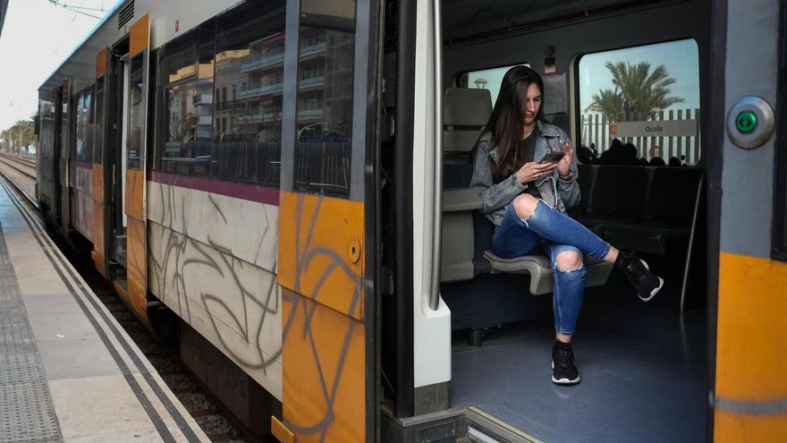 Suspendido el servicio de Rodalies en Cataluña por inestabilidad en la red eléctrica.