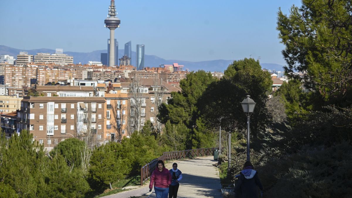 Madrid tendrá un lunes más cálido con máximas de hasta 26 grados y cielos poco nubosos