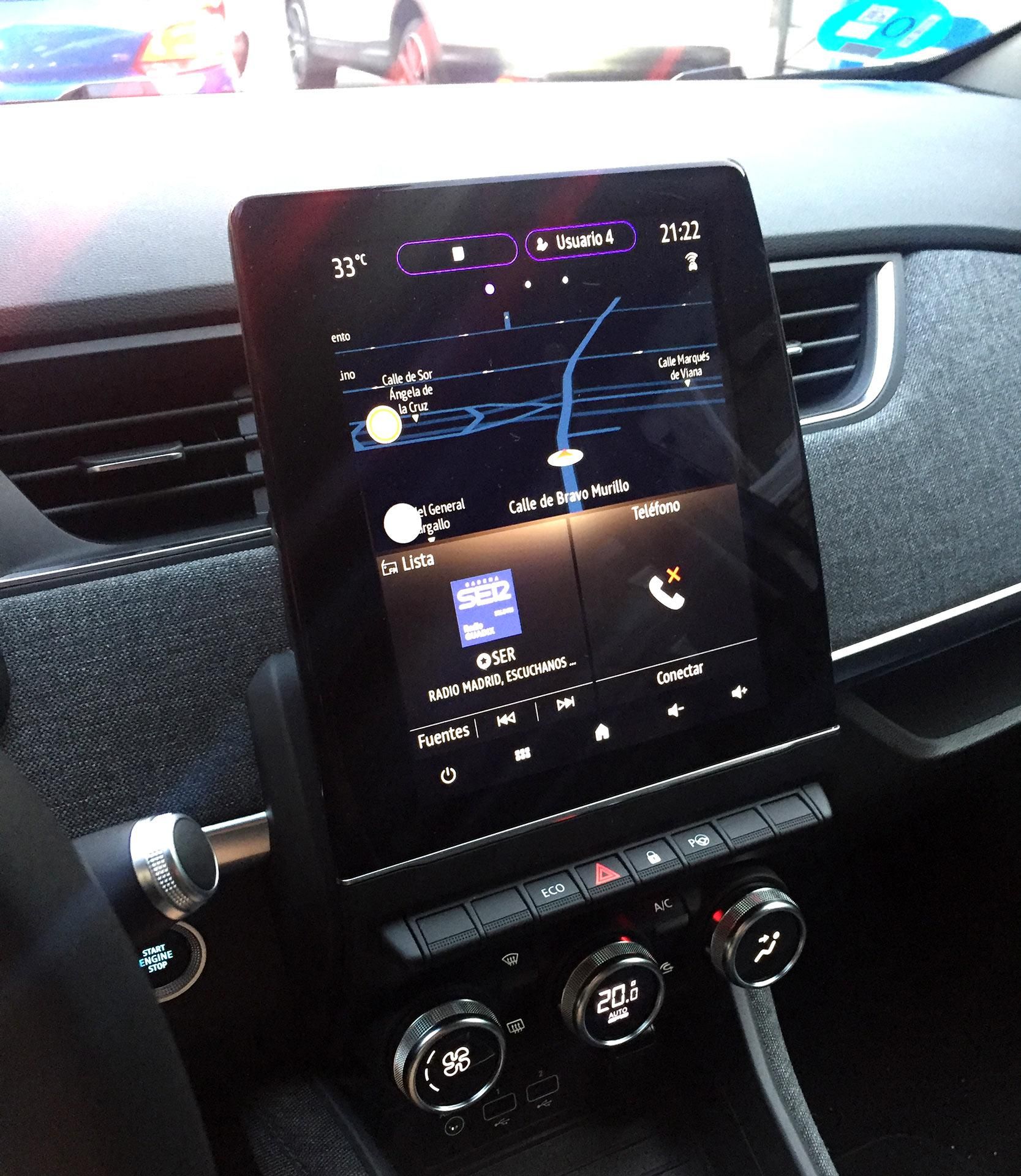 Pantalla central de 9,3 pulgadas en el acabado Zen