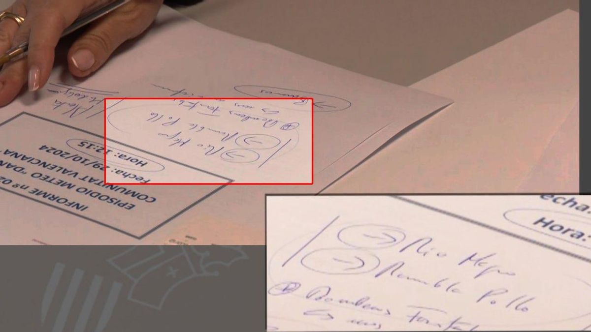 Notas del bloc de Salomé Pradas en las que se evidencia que a las 12.38 se iniciaba el seguimiento a la rambla del Poyo.