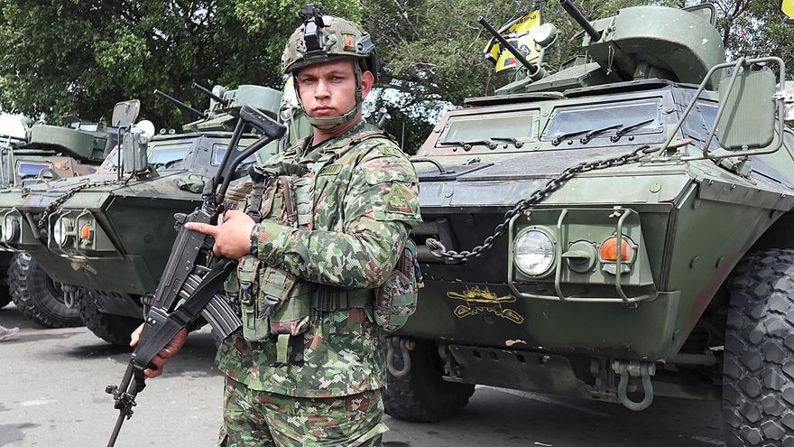 Un integrante del Ejército colombiano en el Puente Internacional Simón Bolívar, en Cúcuta (Colombia), el 4 de enero de 2026.
