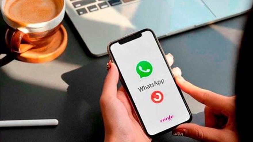Cercanías Cantabria abrirá un canal de WhatsApp para informar de todo lo relacionado con este servicio