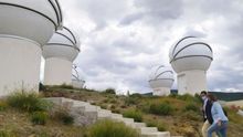 Ya están instaladas las nueve cúpulas para la instalación de otros tantos telescopios, uno de los elementos centrales del centro.