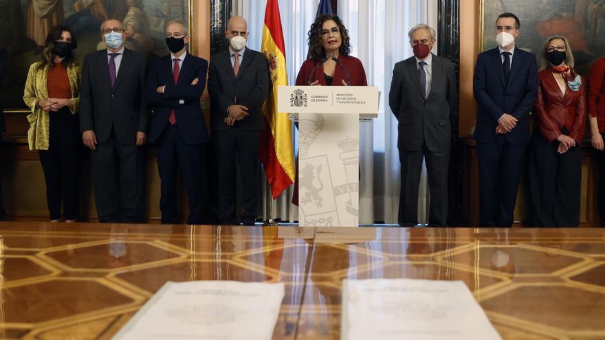 El comité de expertos propone unificar el IVA, reducir beneficios en el IRPF y un mínimo común en Patrimonio