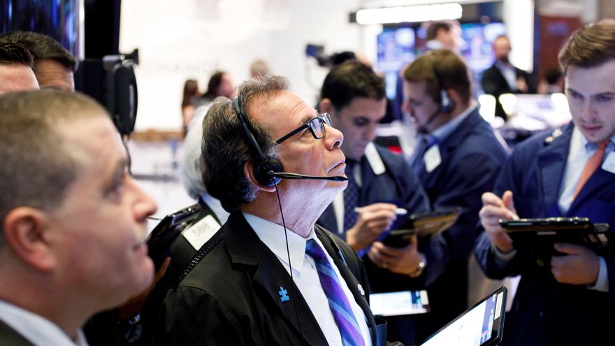 Wall Street abre mixto y el Dow Jones baja un 0,12 % a la espera de la Fed