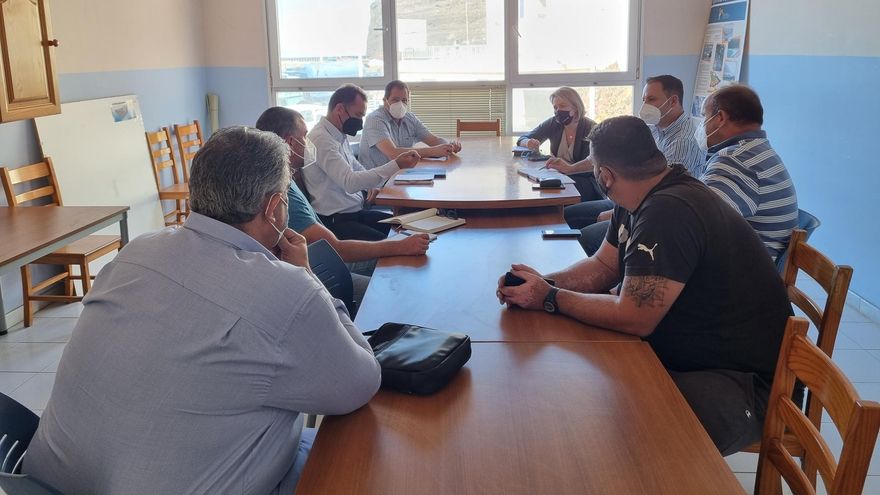 Reunión con el sector pesquero de Tazacorte celebrada este lunes.