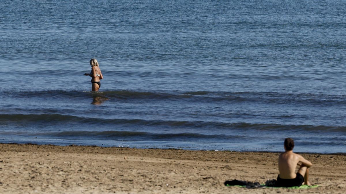 España afronta otro día de calor anómalo a la espera de un "cambio brusco de tiempo"