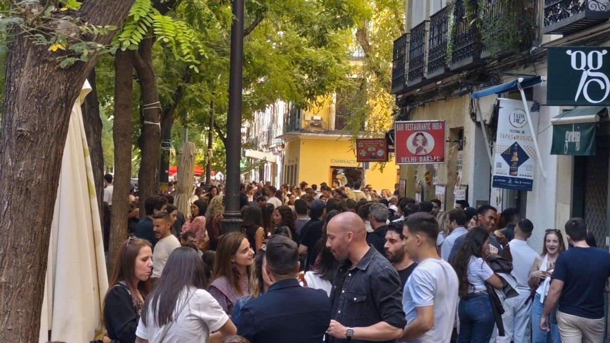 ¿Tapapiés o "Tapapís"?: vecinos se quejan de las molestias ocasionadas por el mayor festival madrileño de la tapa
