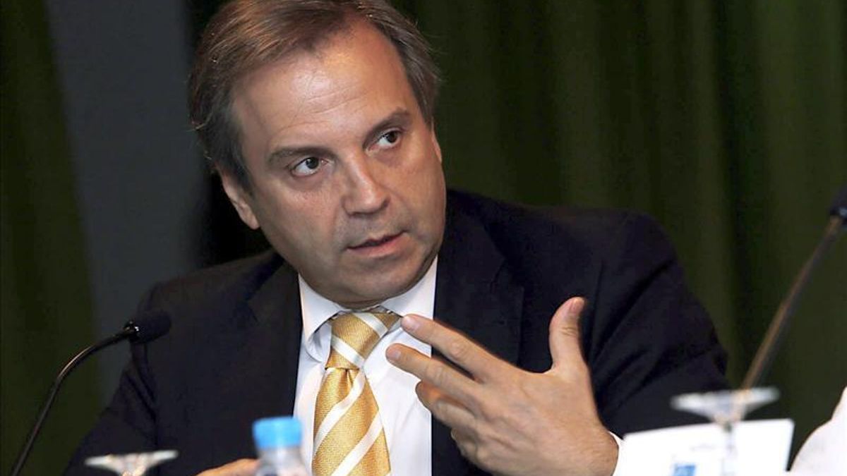 El precandidato de las primarias del PSOE Antonio Miguel Carmona