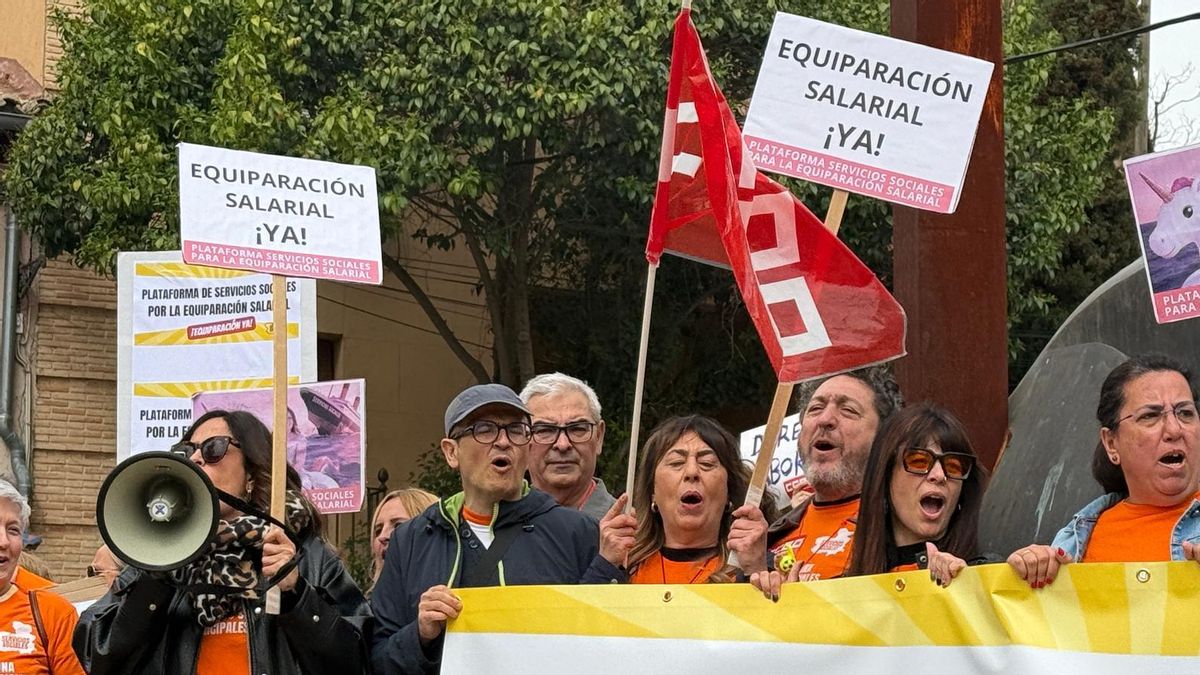 Movilizaciones en Toledo para exigir la equiparación salarial de los trabajadores de los servicios sociales: "Es una injusticia"
