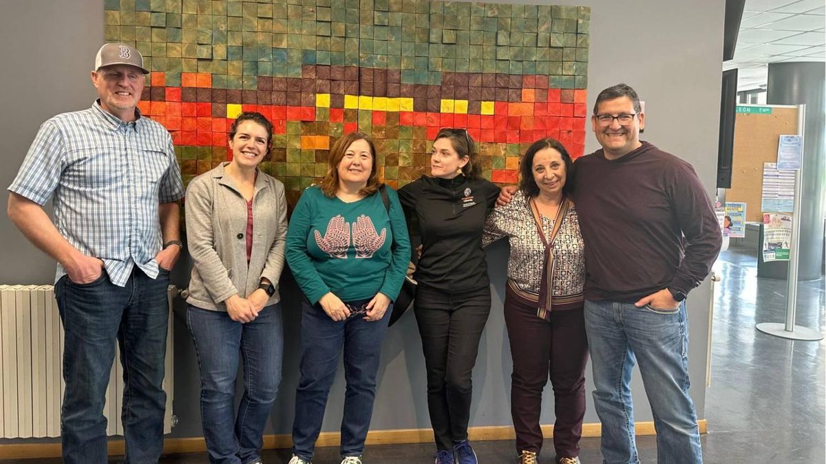 Un grupo de expertos estadounidenses estudian en El Bierzo cómo luchar contra los incendios forestales