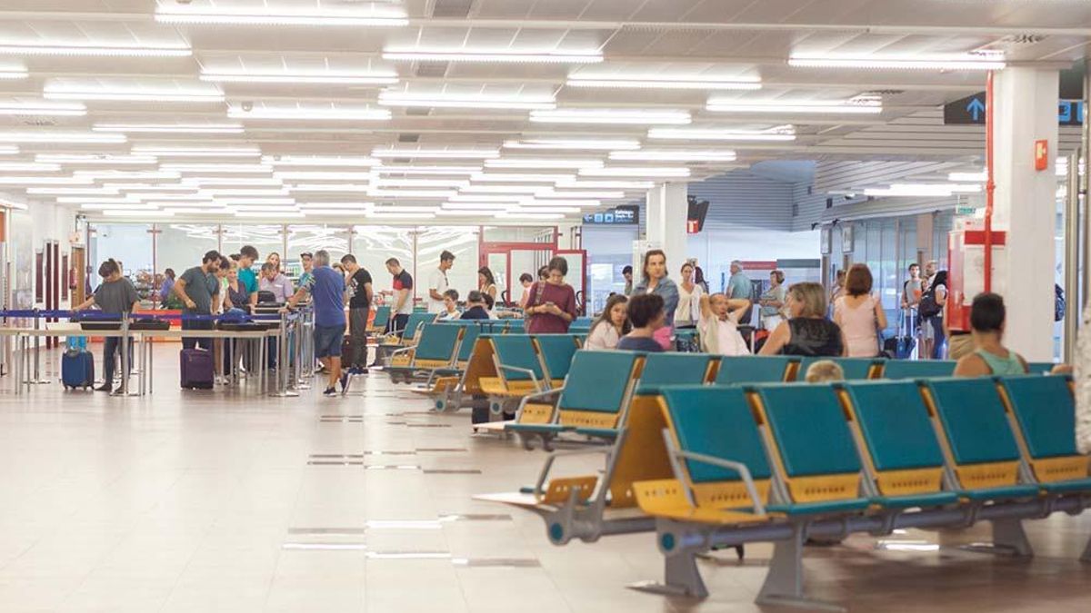 La Diputación de Álava pide a Aena una nueva terminal de pasajeros para el aeropuerto de Vitoria