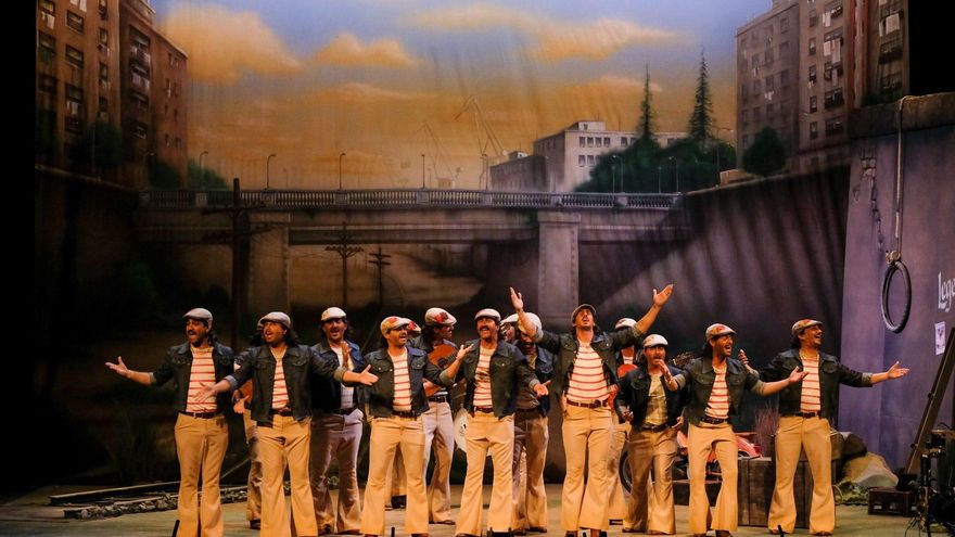 Una comparsa de Cádiz llama "intrusa" a Olona por su empadronamiento: "Tú no eres andaluza y nunca lo serás"