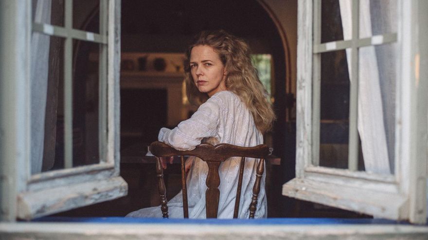Christina Rosenvinge como Karen Blixen en la película de María Pérez Sanz