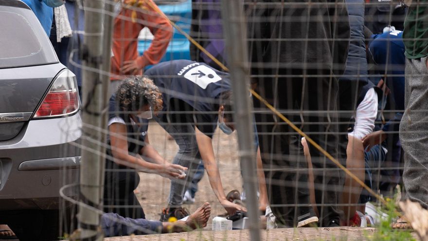 Una inspección en el campamento para migrantes de Las Raíces concluye que las condiciones higiénicas y sanitarias son "preocupantes"