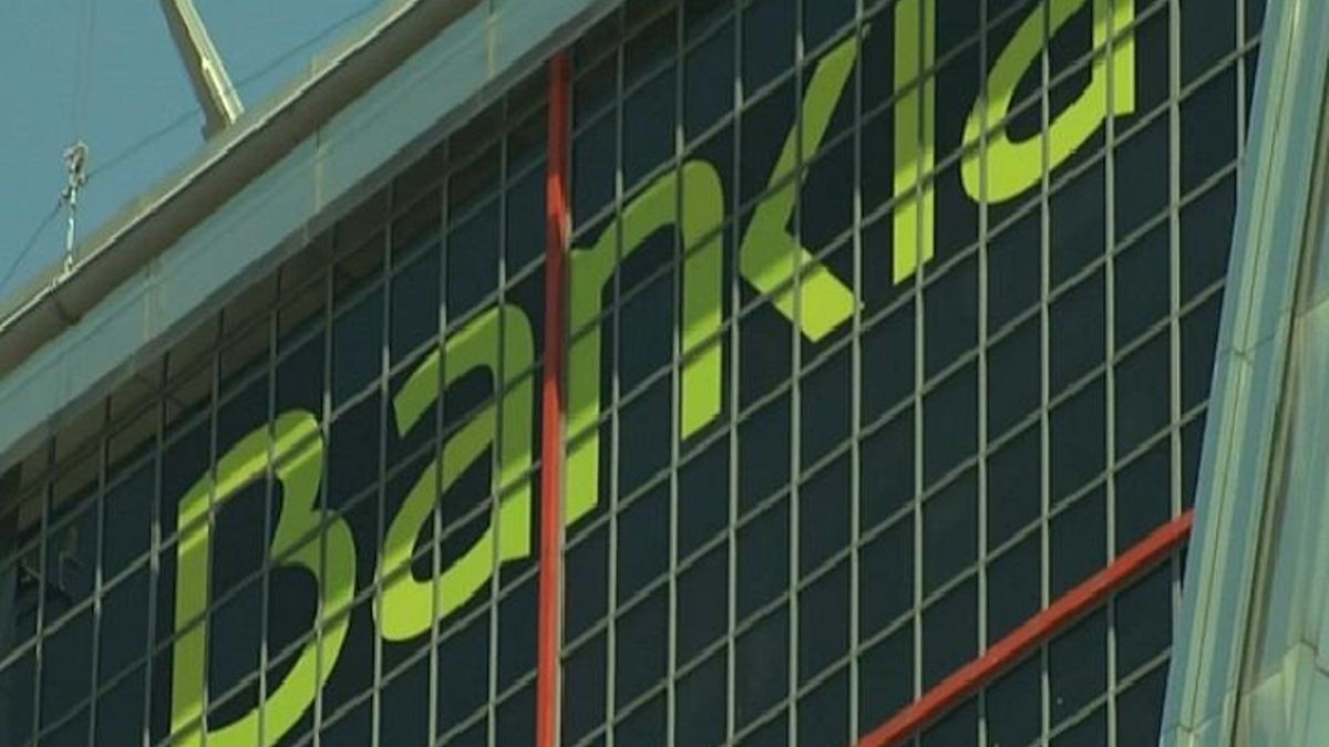 La CNMC abre expediente sancionador a 9 colegios de abogados por costas de demandas a Bankia