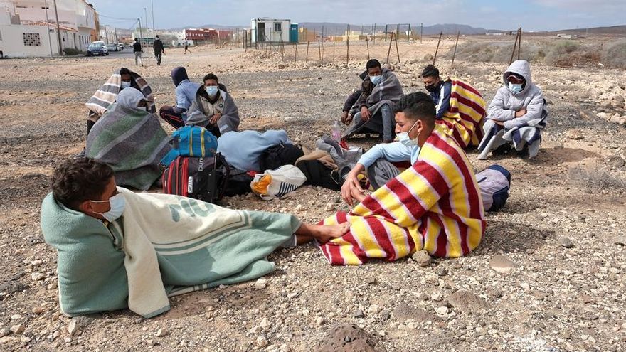 Grupo de migrantes en El Matorral, Fuerteventura