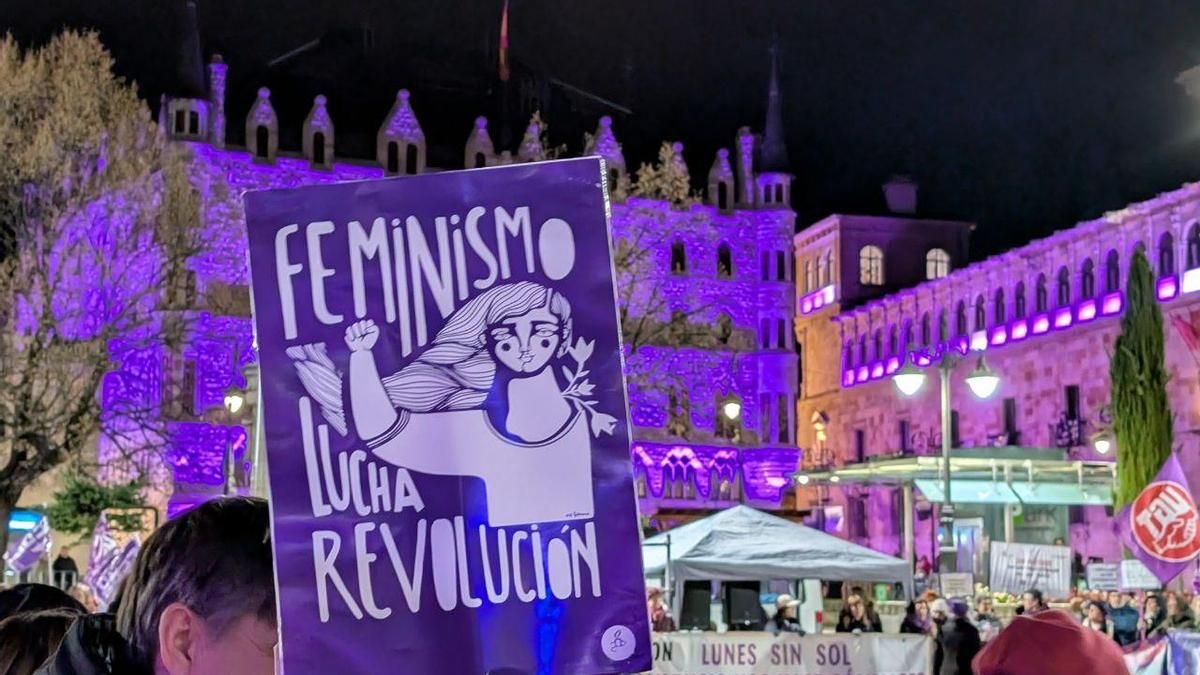 Manifestación en León capital por el Día Internacional de la Eliminación de la Violencia contra la Mujer.