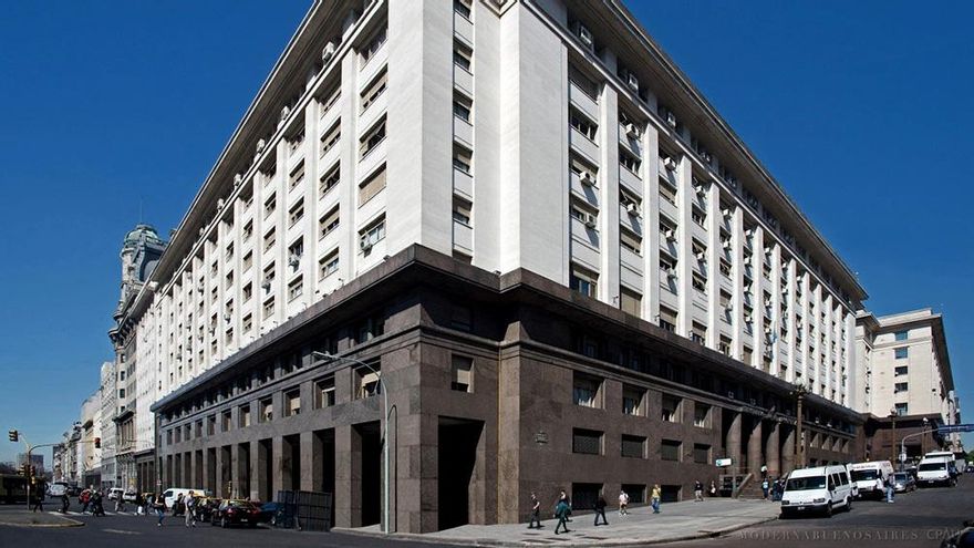 La recaudación aumentó 51,9% en febrero y acumula seis meses de crecimiento por sobre la inflación