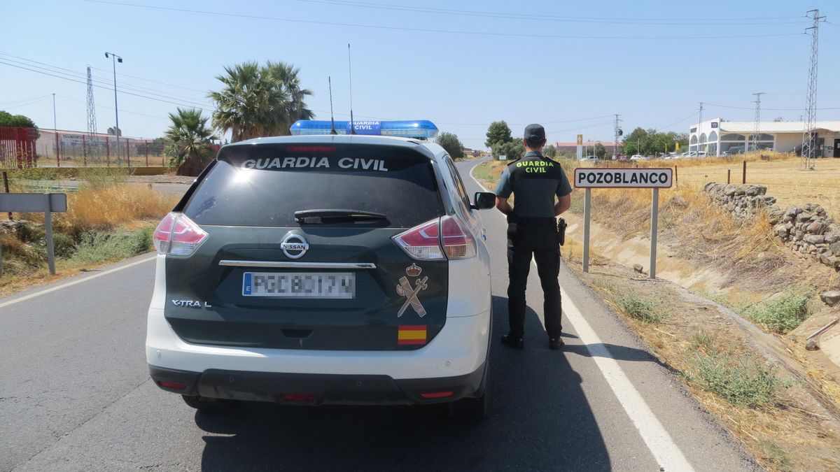 La Guardia Civil detiene a una persona e investiga a otra por dos robos en establecimientos en Villaralto