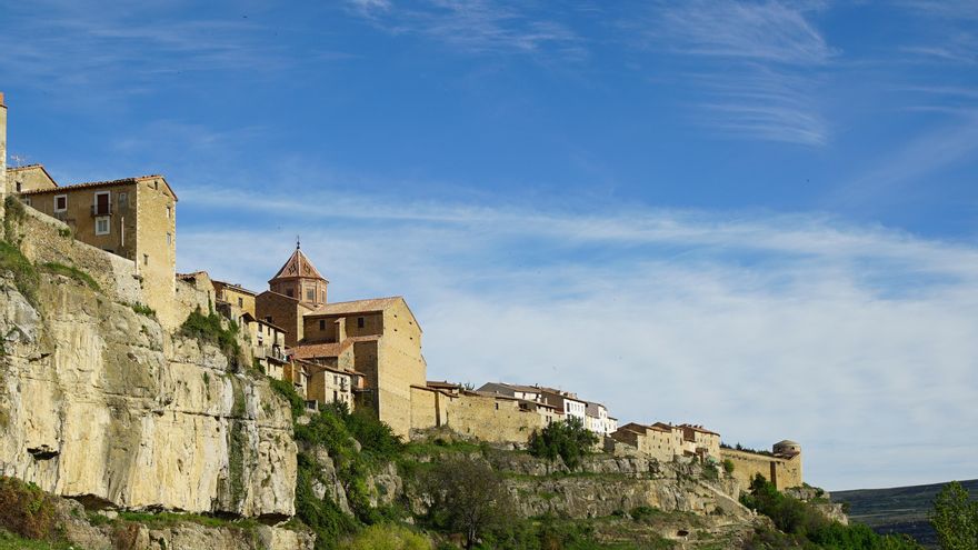 El pueblo medieval elegido entre los más bonitos de España que es perfecto para una escapada de otoño