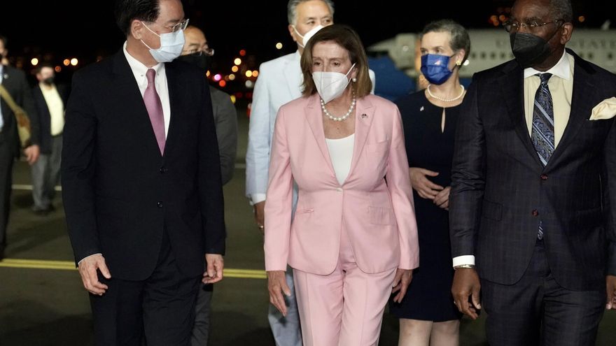Nancy Pelosi aterriza en Taiwán pese a las advertencias de China