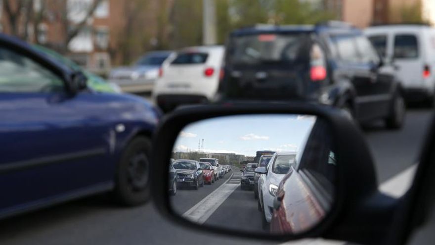 ¿Tienes todos los puntos del carné? La DGT estrena cursos para motoristas y conductores que premian reciclarse al volante