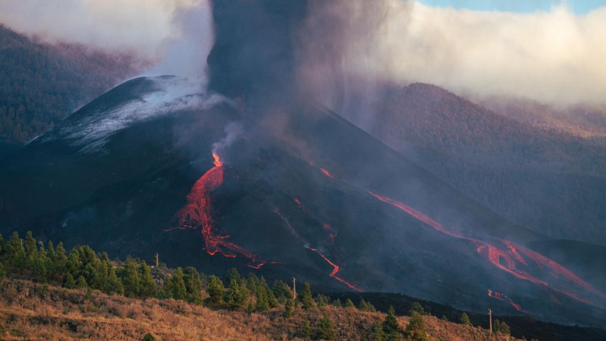 El volcán de La Palma durante la erupción