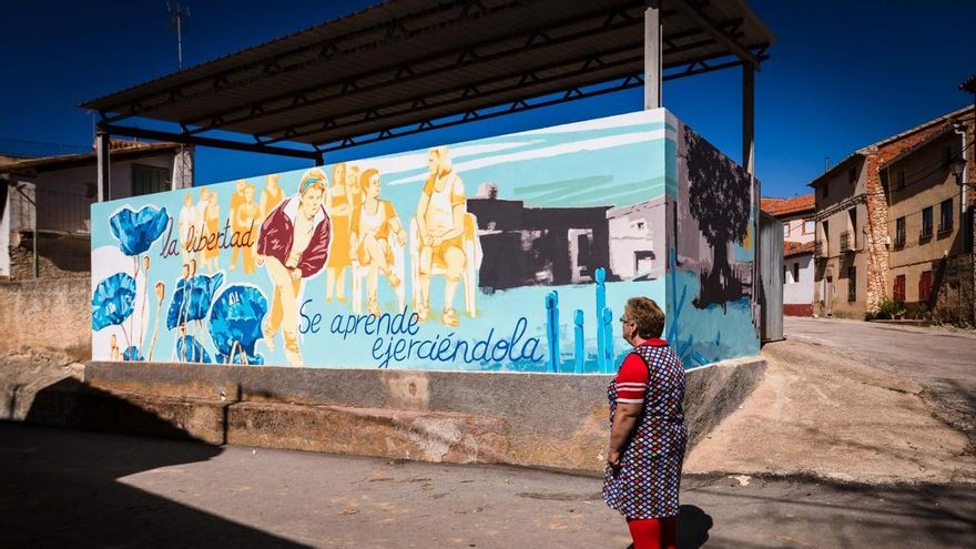 “Nos han hecho polvo”: asociaciones de mujeres alertan de la suspensión de las ayudas del Gobierno de Aragón