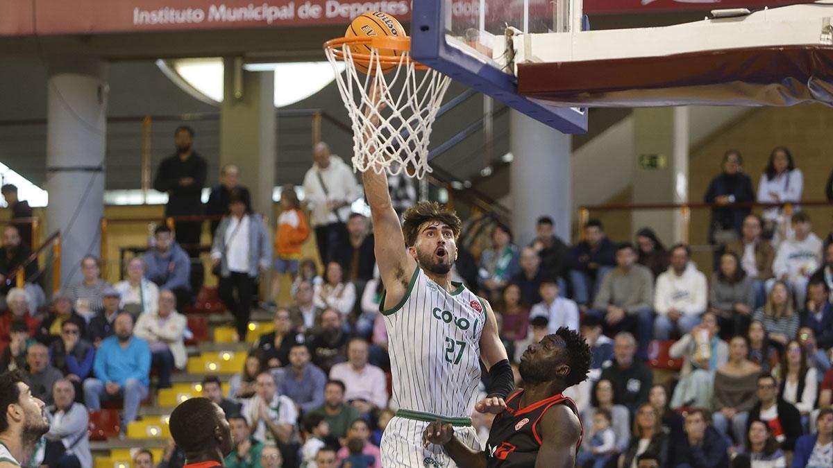 Partido entre el Coto Córdoba CB - Logrobasket