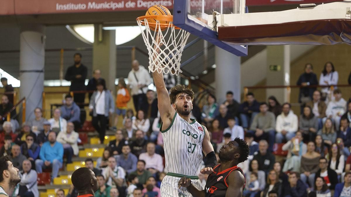 Partido entre el Coto Córdoba CB - Logrobasket