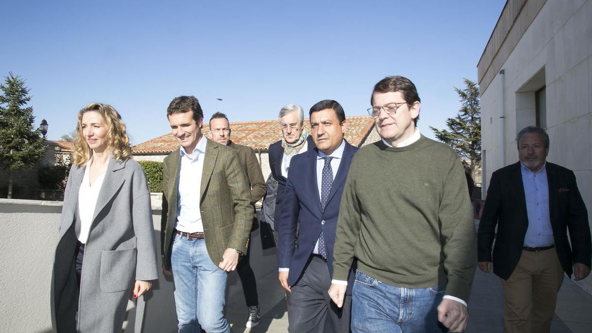 Casado llama a los militantes del PP a explicar su propuesta de "una gran rebaja fiscal"