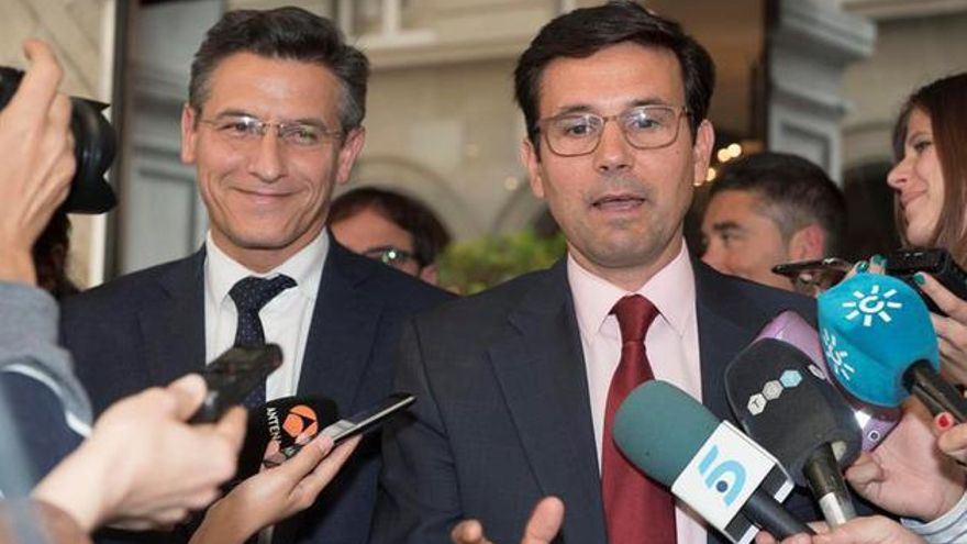 Luis Salvador llamó a la dirección nacional del PSOE, a través de un intermediario, para pedir que no le hagan una moción de censura