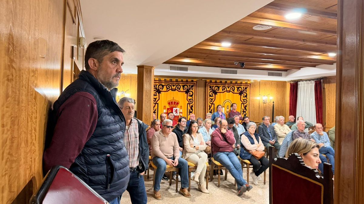 Acto de fundación de la Plataforma No a la Minería en el Ayuntamiento de Almodóvar del Río.