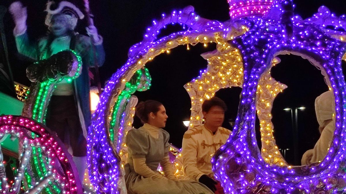 La CabalGaza iluminó León con la ilusión de Papá Noel