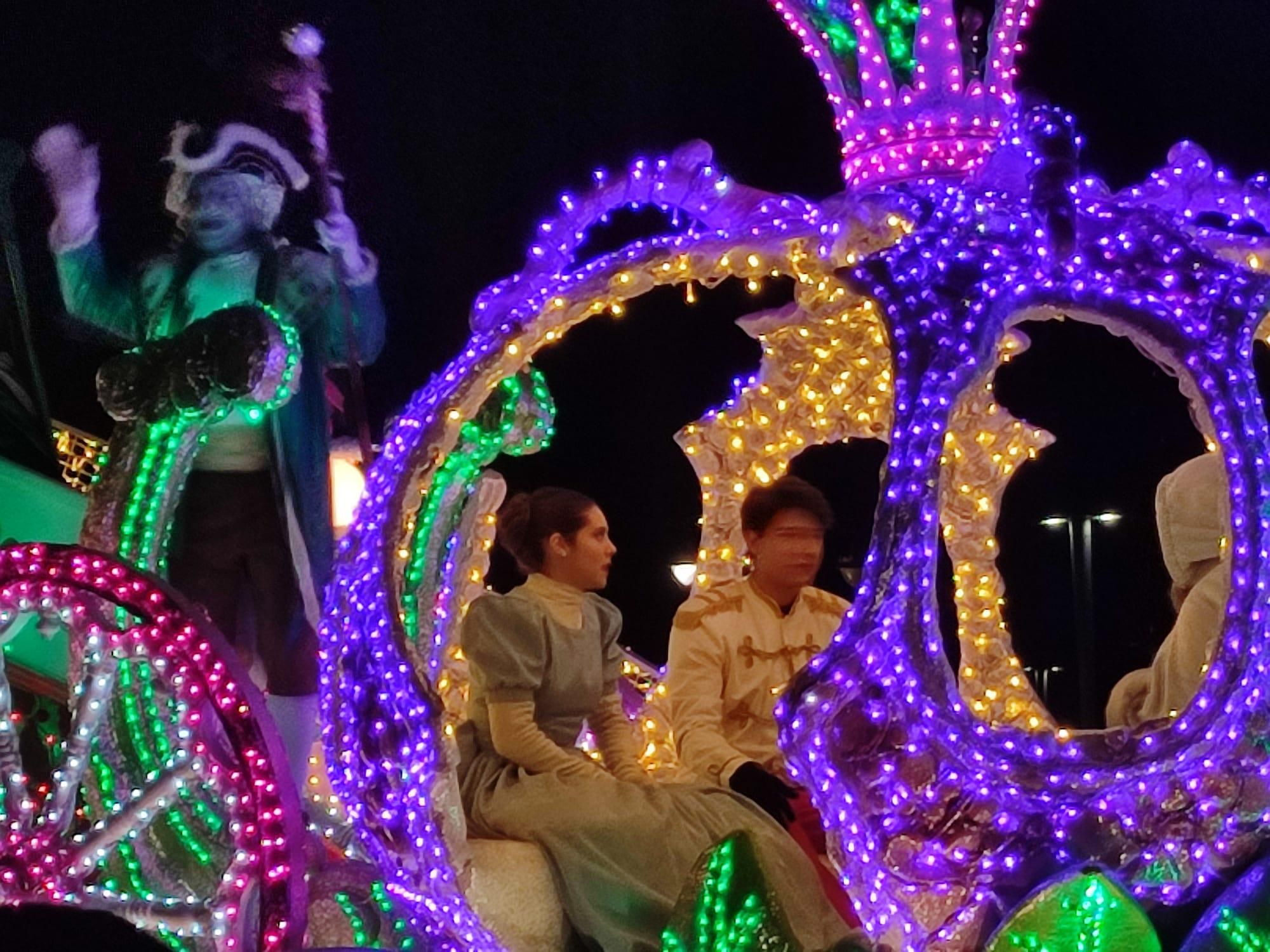 La CabalGaza iluminó León con la ilusión de Papá Noel