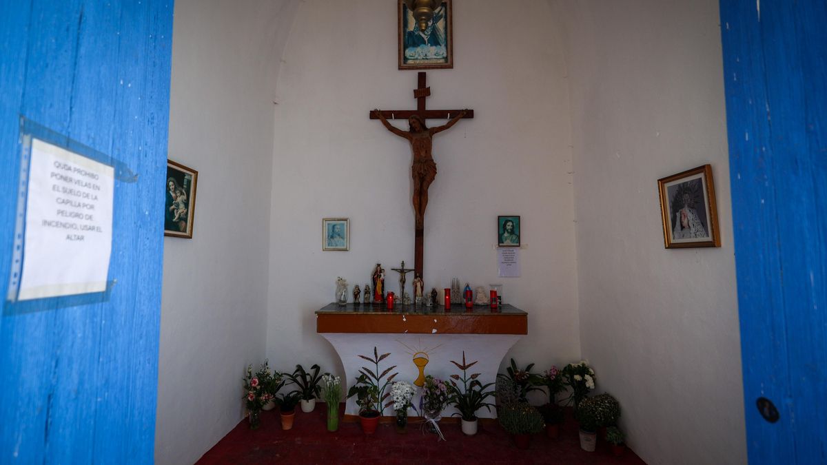 Un crucifix de l'interior d'una capella familiar