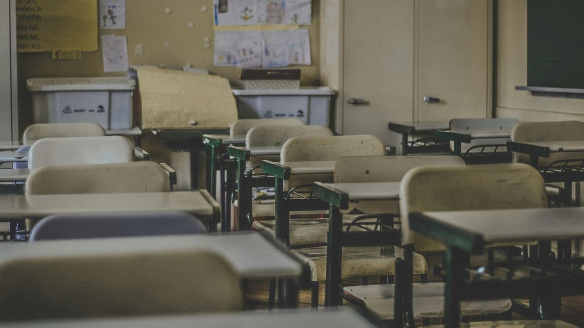 Dar clase a 35 grados: los docentes de Toledo dicen basta y afean el "bochorno" político, sin soluciones