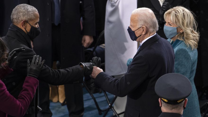 Biden saluda al que fuera presidente, Barack Obama, durante sus ocho años en la vicepresidencia