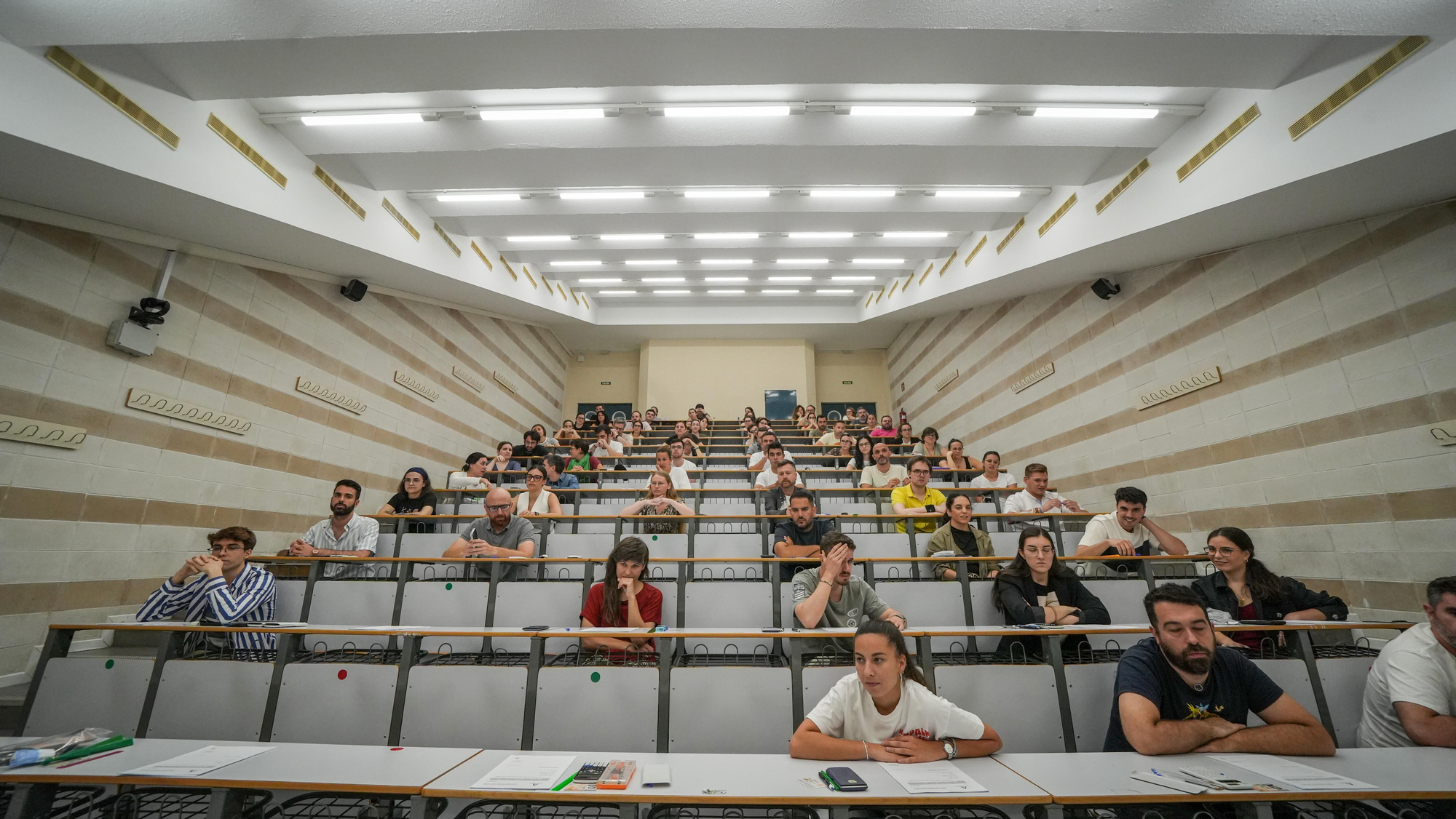 Inicio de la prueba escrita de las oposiciones al cuerpo de Secundaria, de Música y Artes Escénicas y Especialistas en Sectores Singulares de Formación Profesional