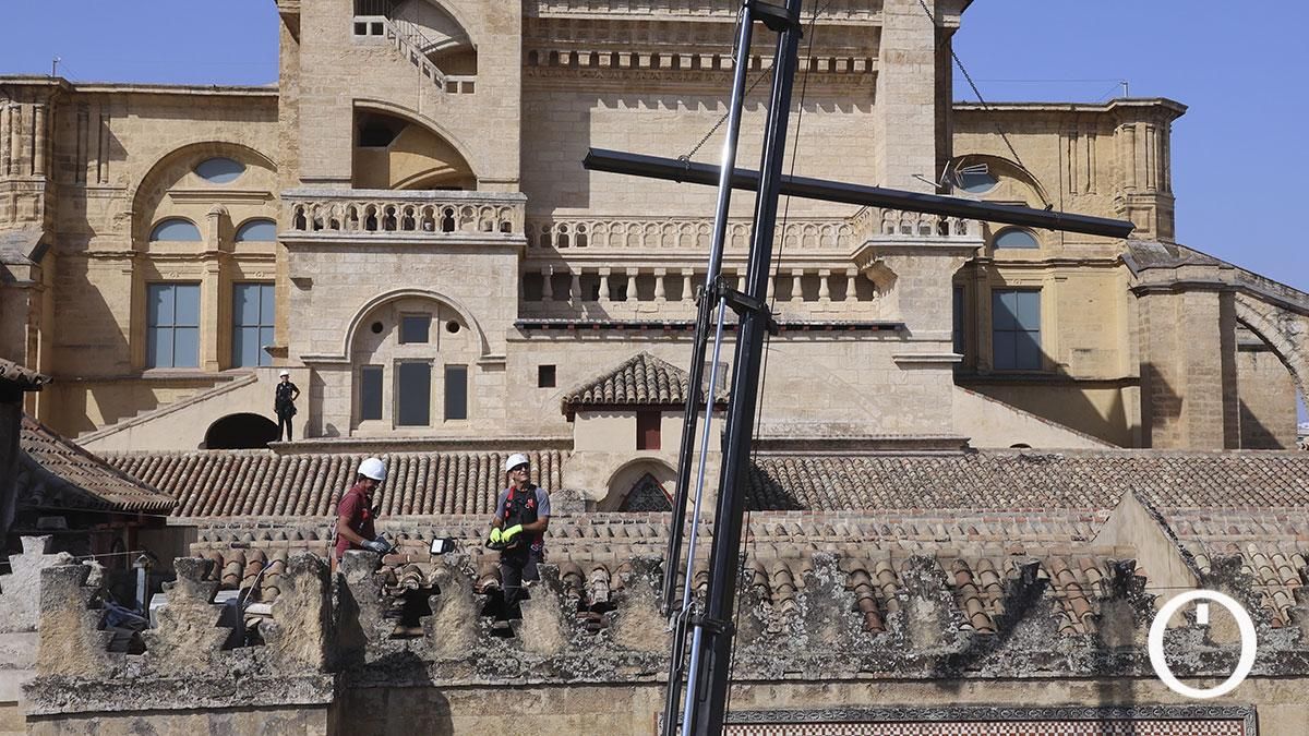 Comienzan los trabajos de restauración en la capilla incendiada en la Mezquita Catedral