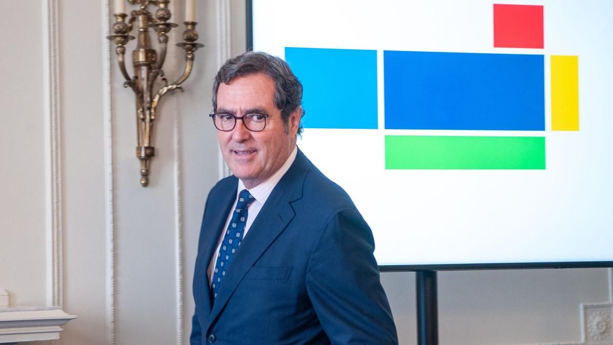 Garamendi se presenta a un tercer mandato en la CEOE y denuncia "campañas sucias" en su contra