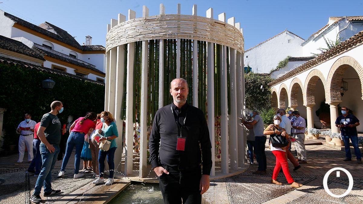 Instalación de Flora 2021 en el Palacio de Viana